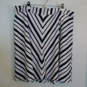 Lane Bryant Navy & White Chevron Skirt 18
